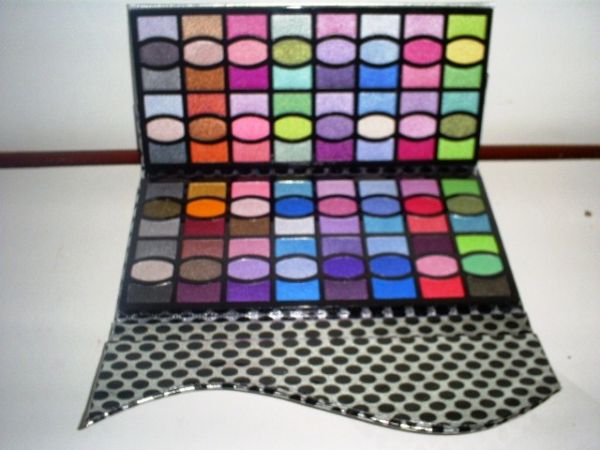 Paleta carteira com 96 cores Jasmyne