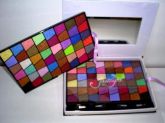 Paleta dupla de sombras 3D com 96 cores Jasmyne